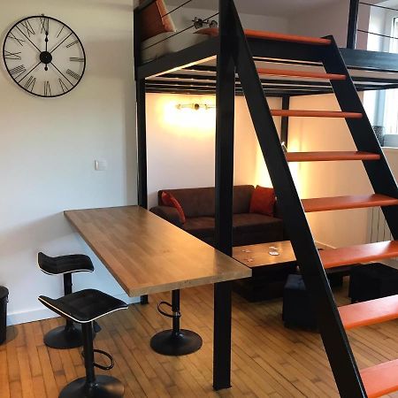 Studio - Mezzanine - Style Loft Industriel Brindas Luaran gambar