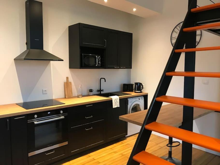 Studio - Mezzanine - Style Loft Industriel Brindas Luaran gambar